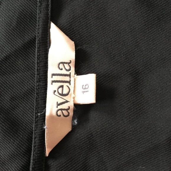 Women's Top Black3/4 Asymmetrical Sleeves  Lace Up Avelia Label Sz 16Au GUC-VGU - Picture 3 of 3